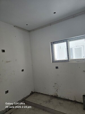 Room in 2 BHK Apartment at SMR Vinay Iconia Hyderabad, Kondapur – for Sale