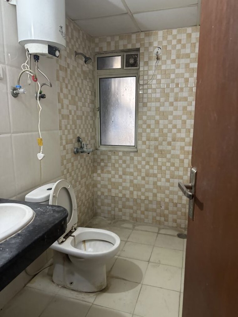 Bathroom, nimbus-the-golden-palm 2.5 Bedroom 1085 Sq.Ft. Apartment In Sector 168 Noida 10790598