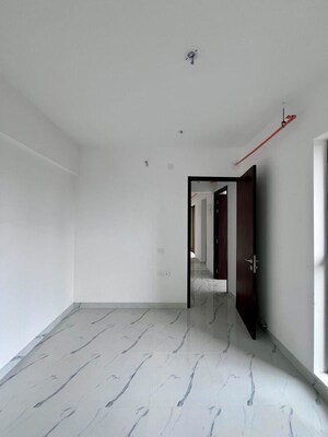 Room in 2 BHK Apartment at Raymond Ten X Habitat, Pokhran Road No Two – for Rent