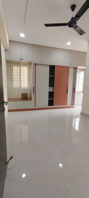 Room in 3 BHK Apartment at Mahathi Jaswitha Cyber Nest, Kondapur – for Rent