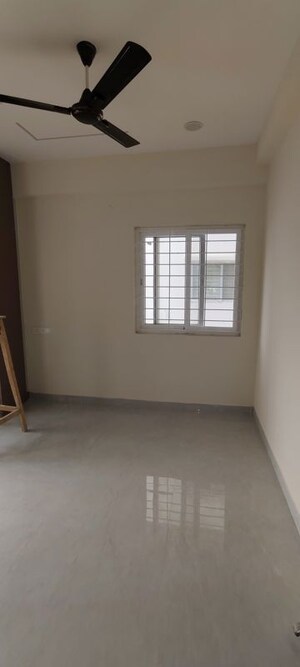 Room in 3 BHK Apartment at Mahathi Jaswitha Cyber Nest, Kondapur – for Rent