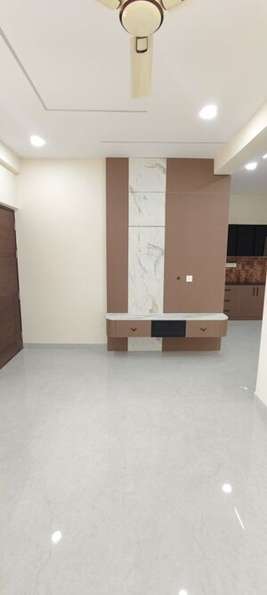 Room in 3 BHK Apartment at Mahathi Jaswitha Cyber Nest, Kondapur – for Rent