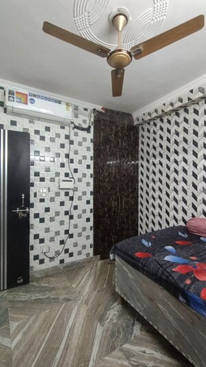 Team Area in 1 RK Builder Floor at Paryavaran Complex – for Rent