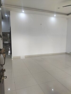 Room in 2 BHK Villa at Sushant Golf City – for Rent