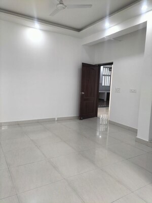 Room in 2 BHK Villa at Sushant Golf City – for Rent