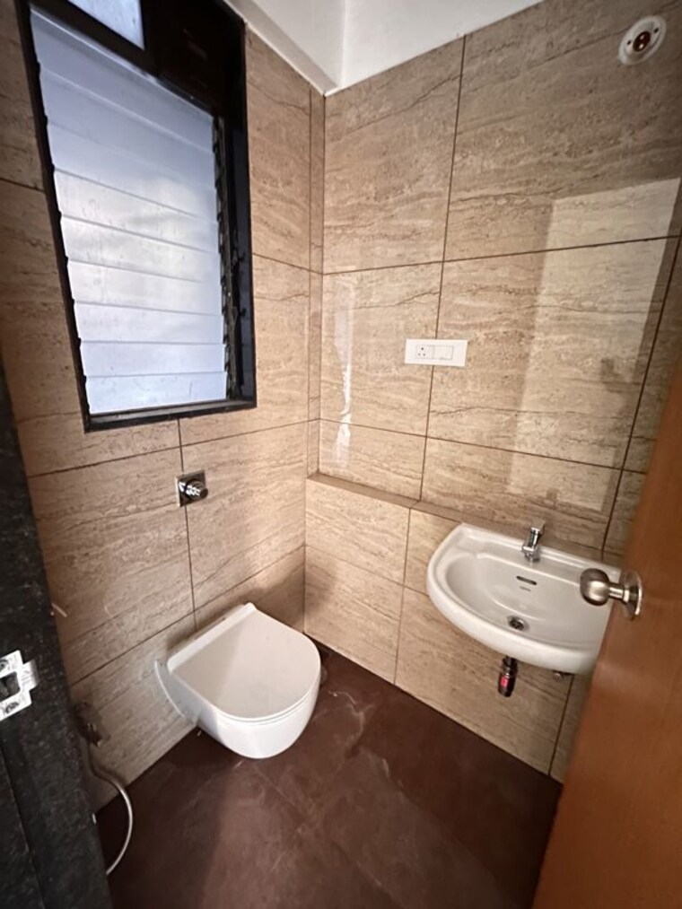 Bathroom, chandak-34-park-estate 1 Bedroom 391 Sq.Ft. Apartment In Goregaon West Mumbai 10790719