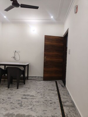 Room in 1 BHK Independent House at Sarita Vihar – for Rent