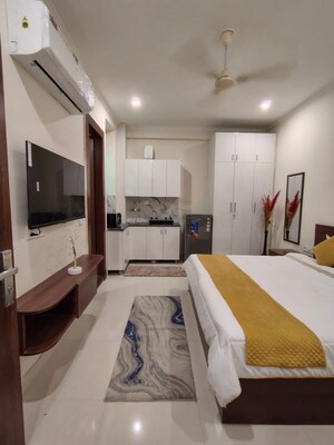 Team Area in 1 RK Builder Floor at Sector 51 – for Rent