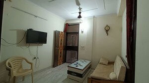 Living Room in 2 BHK Builder Floor at Mayur Vihar 1 – for Rent