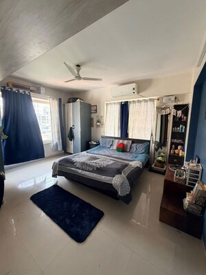 Room in 3 BHK Apartment at Dhanori – for Rent