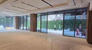   Office Space at Turf Estate, Worli – for Rent