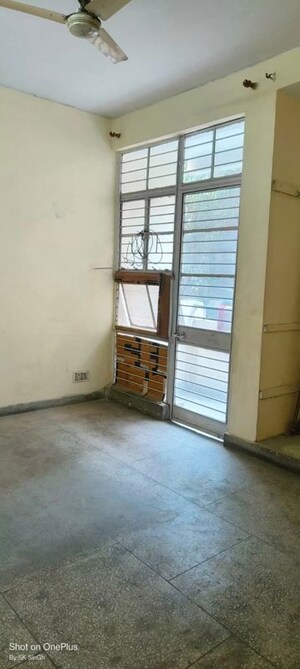 Room in 3 BHK Apartment at Dwarka – for Rent