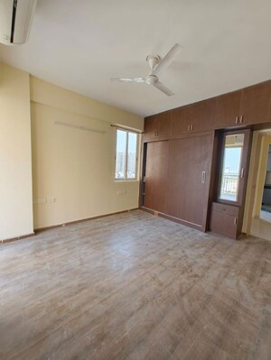Room in 2 BHK Apartment at Godrej Aria, Sector 79 – for Rent