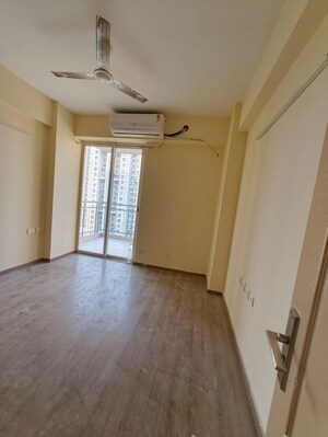 Room in 2 BHK Apartment at Godrej Aria, Sector 79 – for Rent
