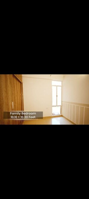 Room in 2 BHK Apartment at Suncity Avenue 102, Sector 102 – for Rent