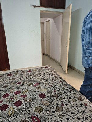 Bedroom in 1 RK Apartment at Mayur Vihar – for Rent
