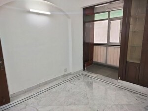 Room in 4 BHK Apartment at Sector 18 Dwarka – for Rent