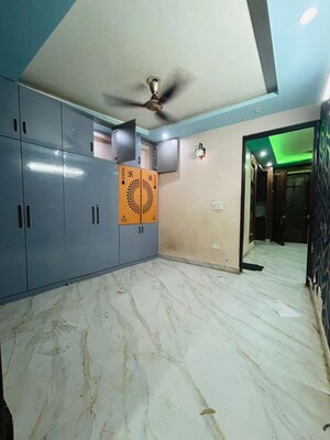 Room in 2 BHK Builder Floor at Saket – for Rent