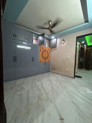 Room in 2 BHK Builder Floor at Saket – for Rent