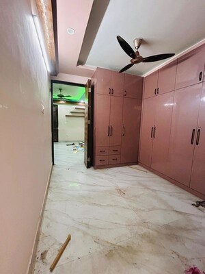Room in 2 BHK Builder Floor at Saket – for Rent
