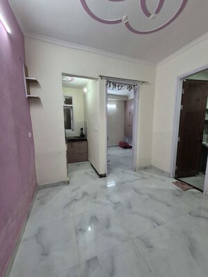 Room in 1.5 BHK Builder Floor at Mayur Vihar – for Sale