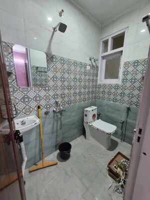 Attached Bathroom in 1.5 BHK Builder Floor at Mayur Vihar – for Sale