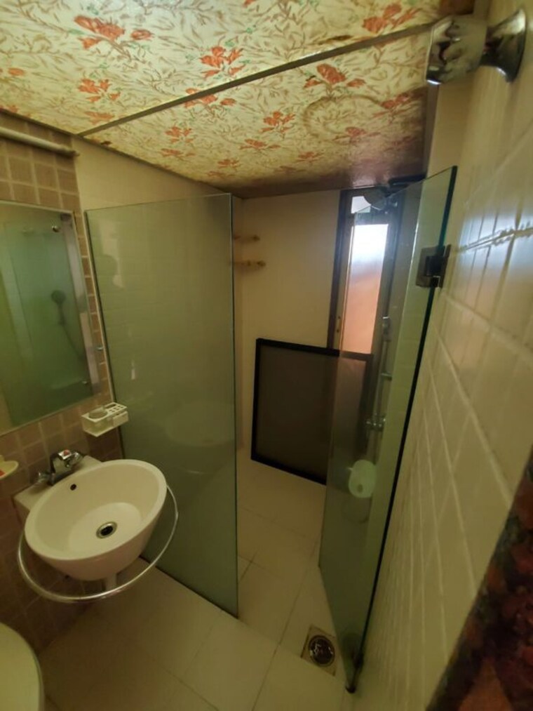Bathroom, duplex-heights 1 Bedroom 400 Sq.Ft. Apartment In Andheri West Mumbai 10790891