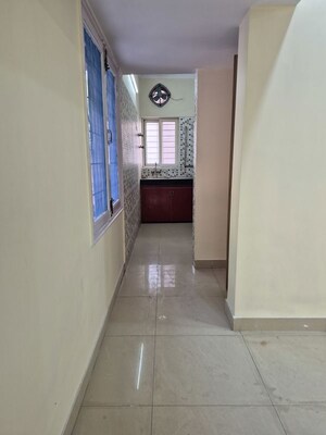 Lobby in 2.5 BHK Apartment at Mayur Vihar – for Rent