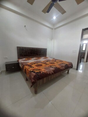 Bedroom in 1 BHK Builder Floor at Sector 52 – for Rent