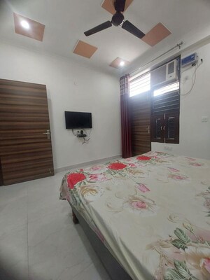 Bedroom in 1 BHK Builder Floor at Sector 52 – for Rent