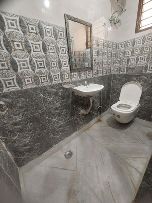 Bathroom in 1 BHK Builder Floor at Sector 52 – for Rent