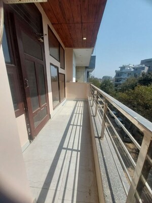 Balcony in 1 BHK Builder Floor at Sector 52 – for Rent