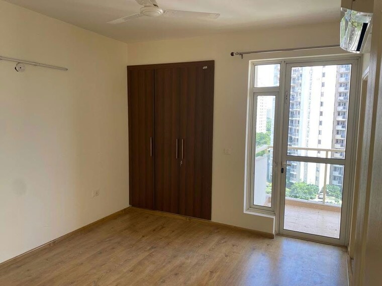 Room, emaar-emerald-hills-phase-2 4 Bedroom 1750 Sq.Ft. Apartment In Sector 65 Gurgaon 10790931