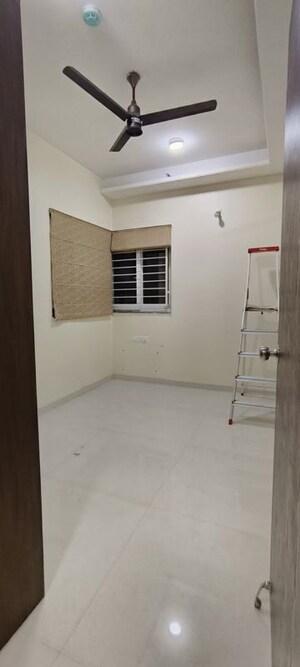 Room in 2 BHK Apartment at Bhalerao Savannah Hills, Bavdhan – for Rent