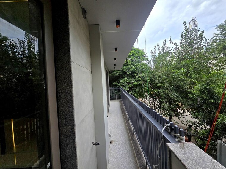 Balcony, sushant lok i 3 Bedroom 215 Sq.Yd. Builder Floor In Sushant Lok I Gurgaon 10638119