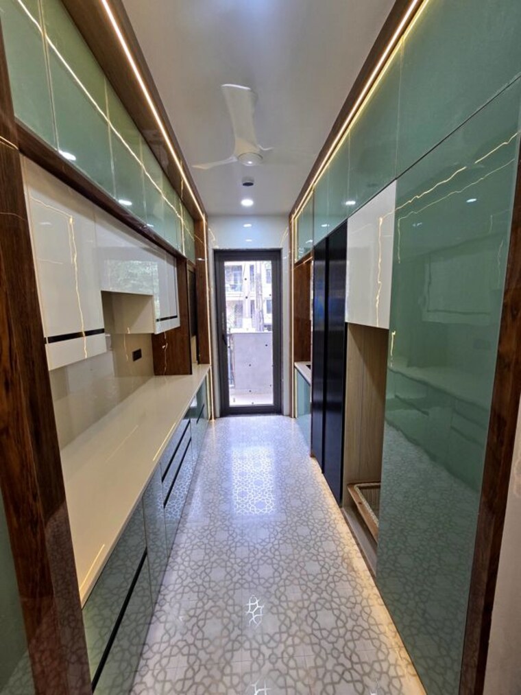 Kitchen/pantry, sushant lok i 3 Bedroom 215 Sq.Yd. Builder Floor In Sushant Lok I Gurgaon 10638119
