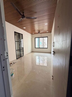 Room in 1.5 BHK Apartment at Suryakirti Tower, Chembur – for Rent