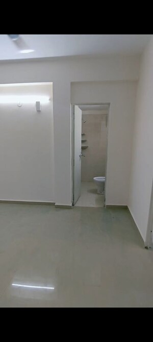 Room in 3 BHK Apartment at Conscient Habitat 102, Sector 102 – for Rent