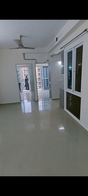 Room in 3 BHK Apartment at Conscient Habitat 102, Sector 102 – for Rent