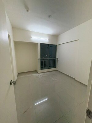 Room in 2 BHK Apartment at Mahindra Happinest Tathawade Phase 1, Tathawade – for Rent
