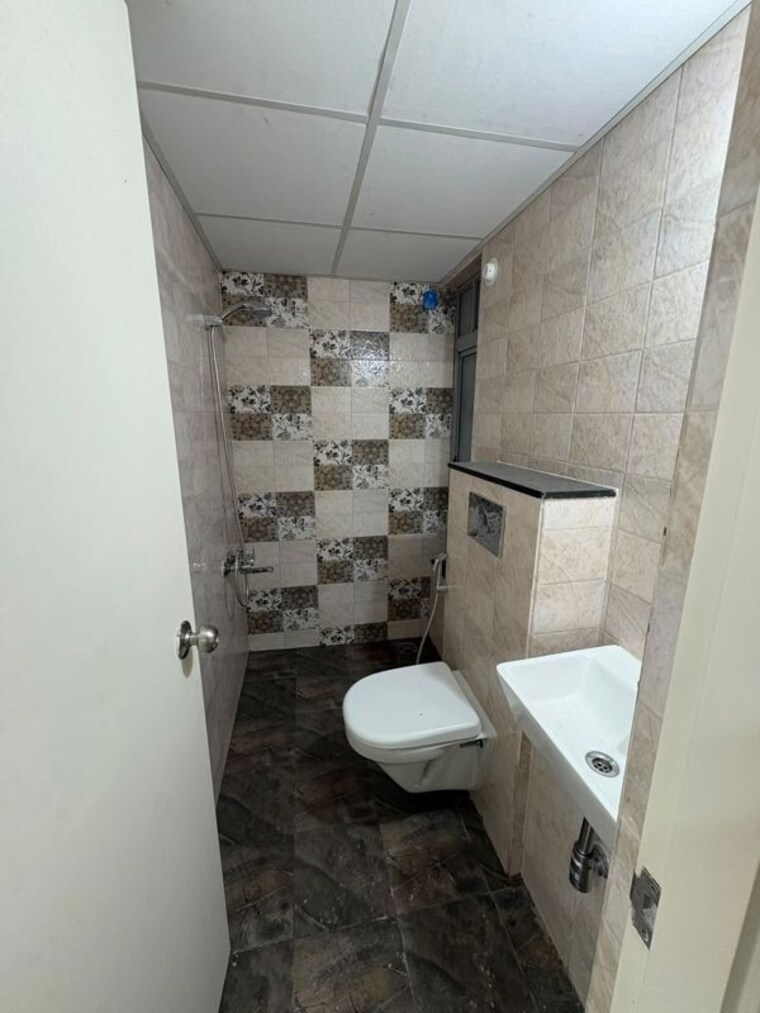 Bathroom, mahindra-happinest-tathawade-phase-1 2 Bedroom 702 Sq.Ft. Apartment In Tathawade Pune 10791027