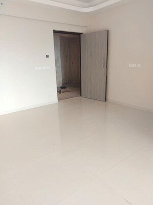 Room in 2 BHK Apartment at Sheth 72 West, Andheri West – for Rent