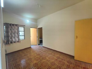 Room in  Pg at Aliganj – for Rent