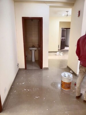 Room in 2 BHK Apartment at Mahagun My Woods, Sector 16c Greater Noida – for Rent