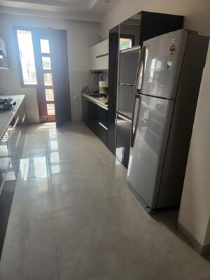 Building Lobby in 3 BHK Builder Floor at Sector 20 – for Rent