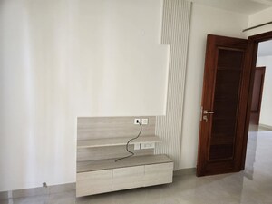 Room in 3 BHK Builder Floor at Sector 20 – for Rent