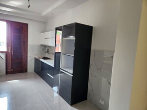 Team Area in 3 BHK Builder Floor at Sector 20 – for Rent