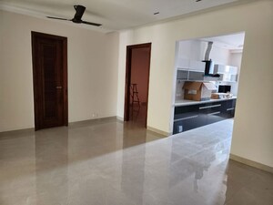 Room in 3 BHK Builder Floor at Sector 20 – for Rent