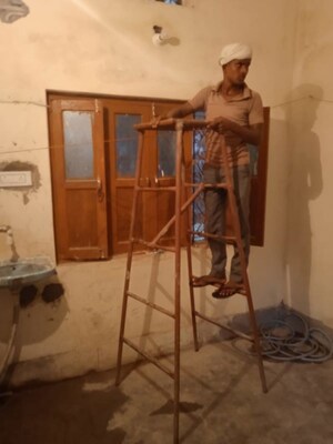 Living Room in 2 BHK Builder Floor at Lahartara – for Rent