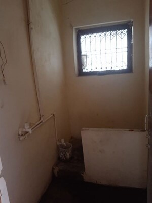 Bathroom in 2 BHK Builder Floor at Lahartara – for Rent